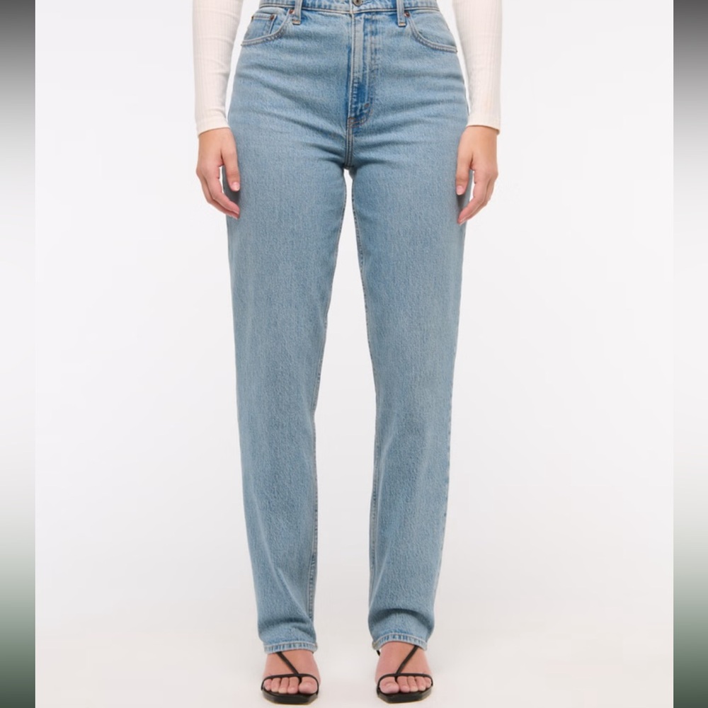A&F Ultra High Rise 90’s Slim Straight Classic Light Blue Women's Jeans Sz 6